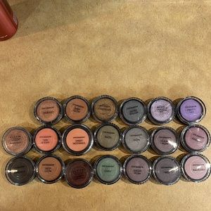 Variety of 20 Brand New Merle Norman eyeshadows!